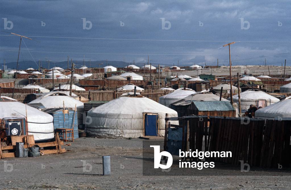 Yurt village in Gobi-Altai, Gobi Desert, Mongolia, Asia