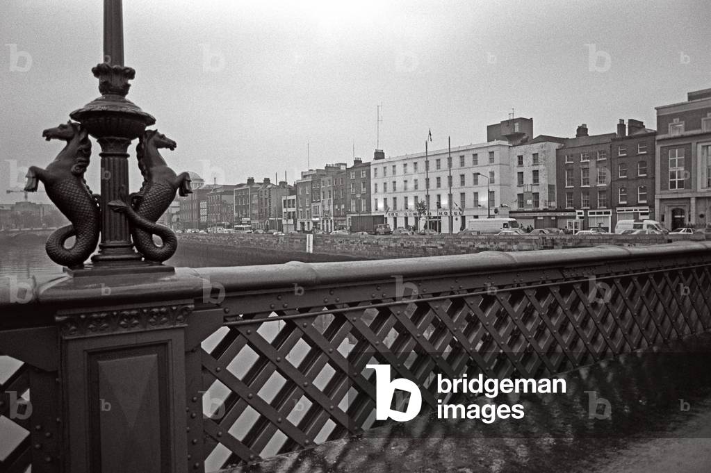 Grattan Bridge over the River Liffey with The Ormond Hotel on the Lower Ormond Quay, referred to in James Joyce 'Dubliners', Dublin, Ireland (photo)
