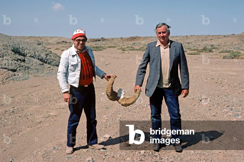 Gore Vidal and companion Howard Austen in the Gobi Desert, Mongolia, 1982 (photo)
