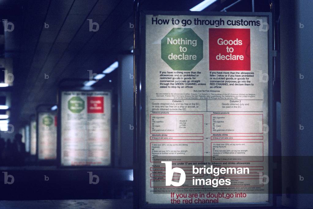 HM CUSTOMS & EXCISE. HEATHROW AIRPORT. 1980s