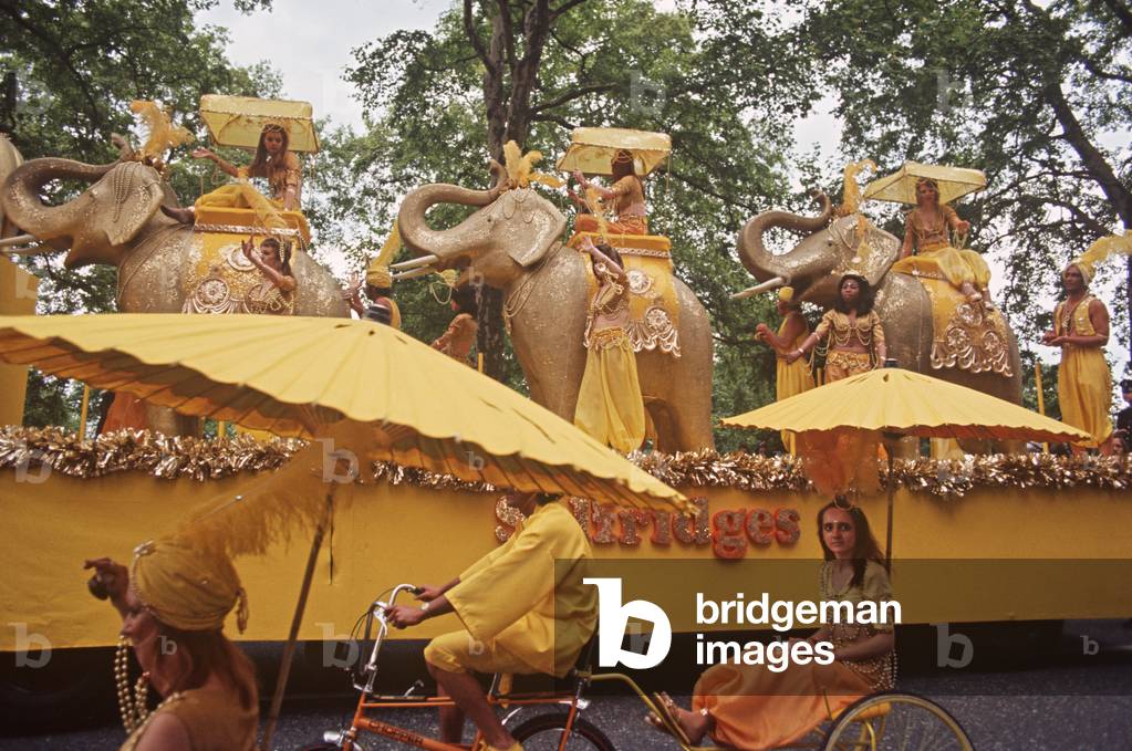 LONDON. KNIGHTSBRIDGE. 1972
