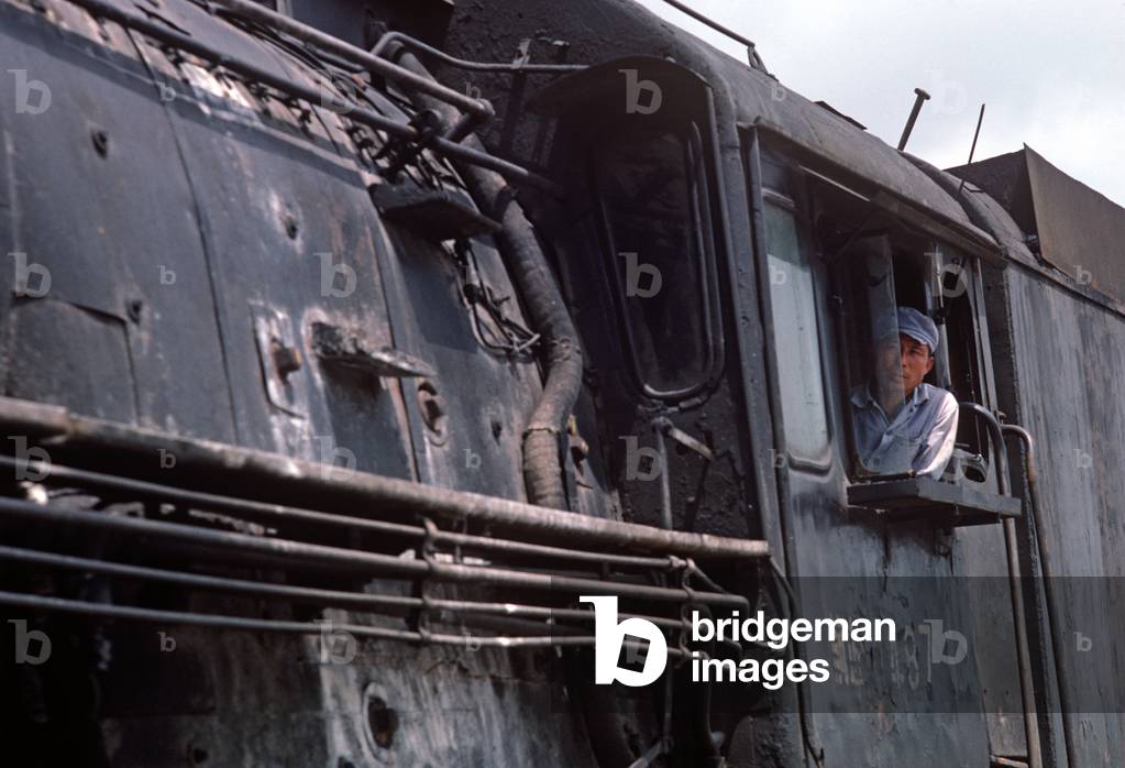 Steam train driver, Steam Trains, China (photo)