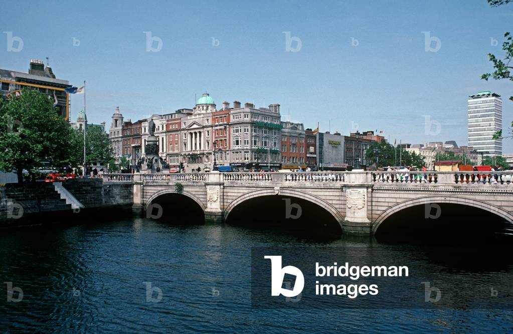 O'Connell Bridge, Dublin, referred to in James Joyce 'Ulysses', Ireland (photo)