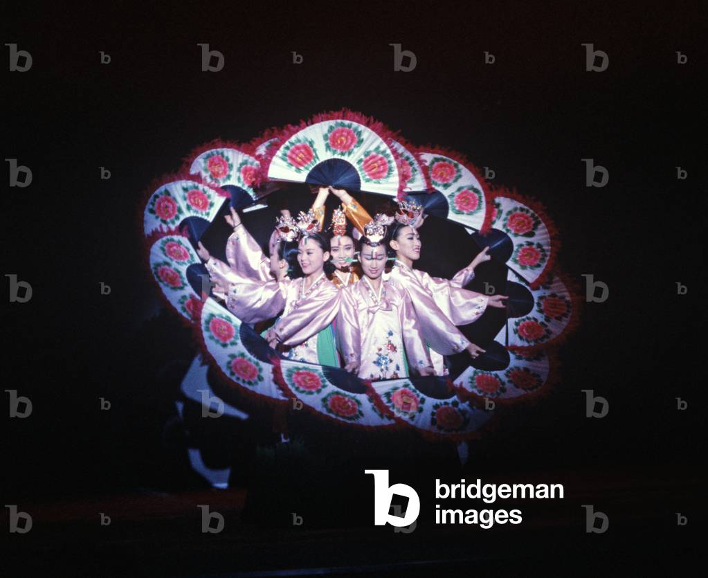 Dancers from the Seoul Metropolitan Dance Theatre, South Korea, Asia (photo)