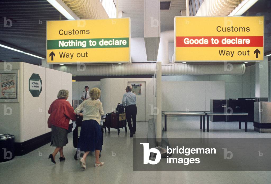HM CUSTOMS & EXCISE. HEATHROW AIRPORT. 1980s