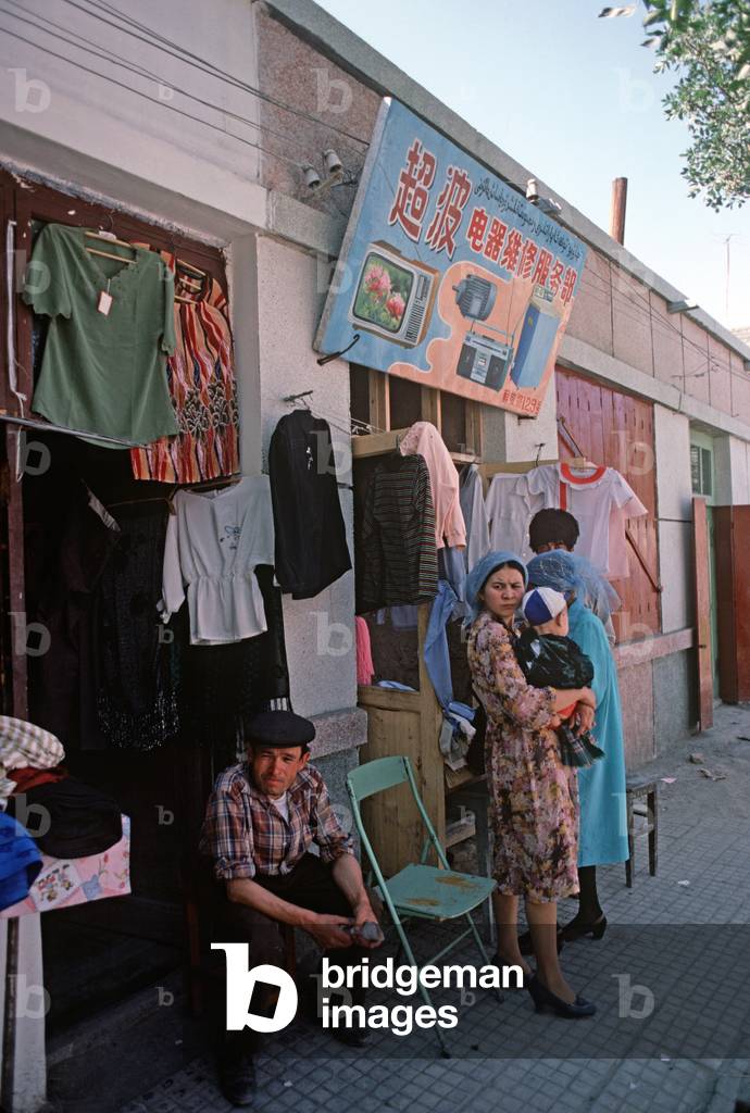 Uyghur shop in Urumqi, Xinjiang, China, 1985 (photo)