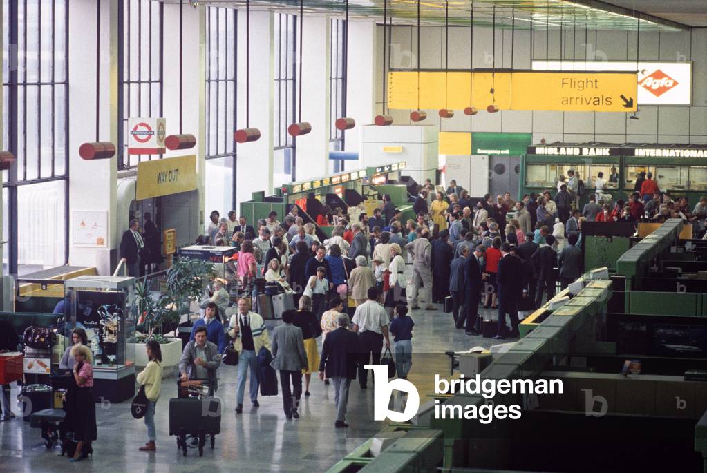 HM CUSTOMS & EXCISE. HEATHROW AIRPORT. 1980s