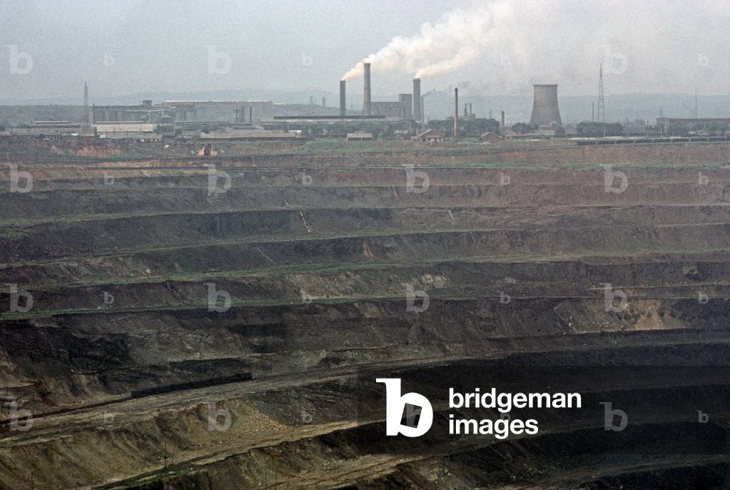 Open cast coal mine, Fushun, Liaoning Province, China (photo)