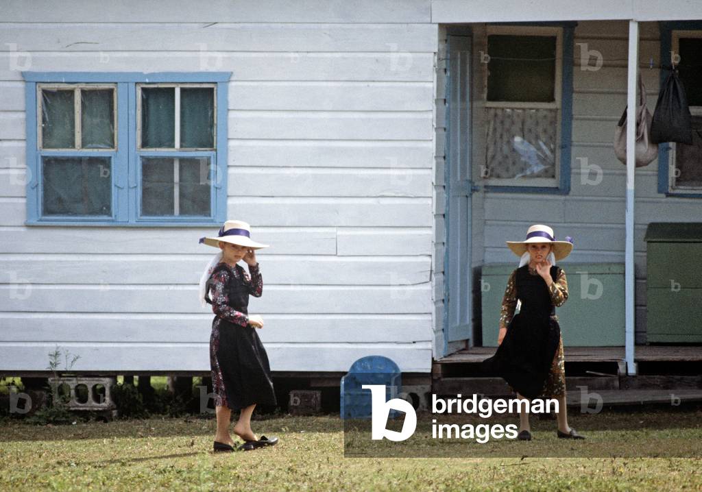 Young Mennonite girls from orthodox settlement, Belize, Central America,  June 1985 (photo)