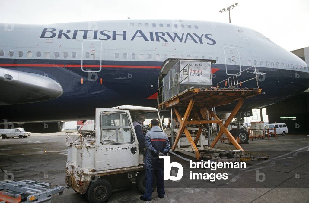 HM CUSTOMS & EXCISE. HEATHROW AIRPORT. 1980s