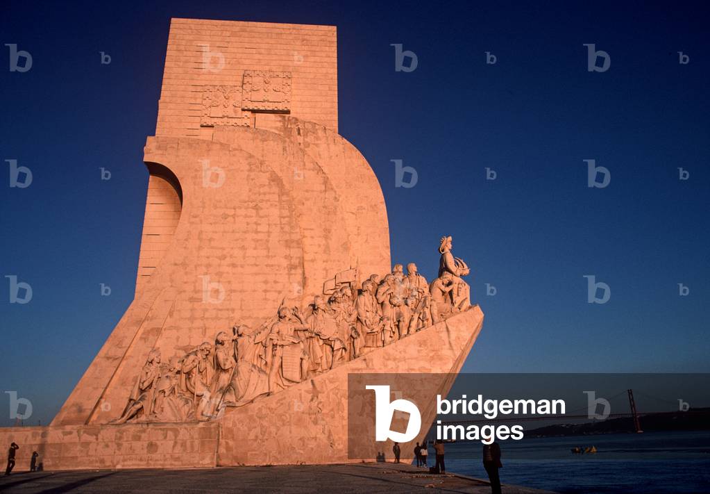 Monument of the Discoveries on the bank of the River Tagus, Lisbon, Portugal (photo)