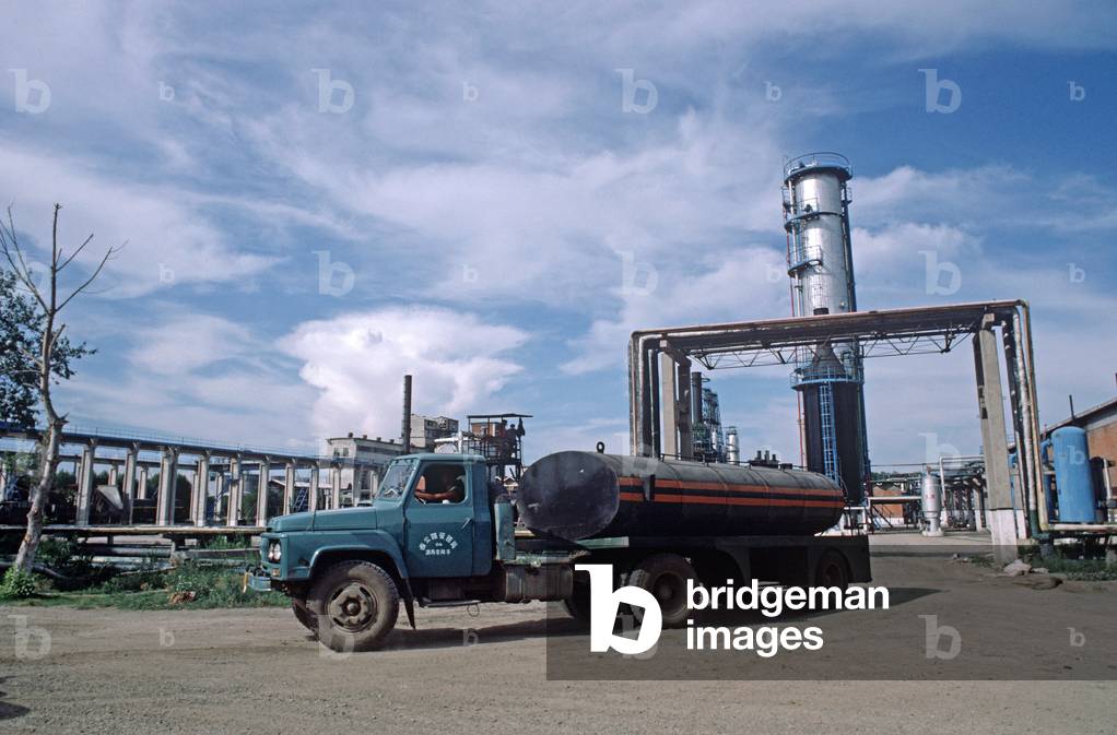 Petroleum refinery in Daqing, Heilongjiang Province, China (photo)
