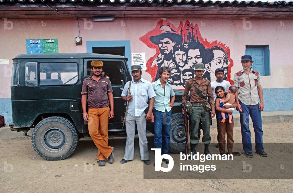 Local armed militia in Santa Maria, small border village with Honduras, Nicaragua, Central America (photo)