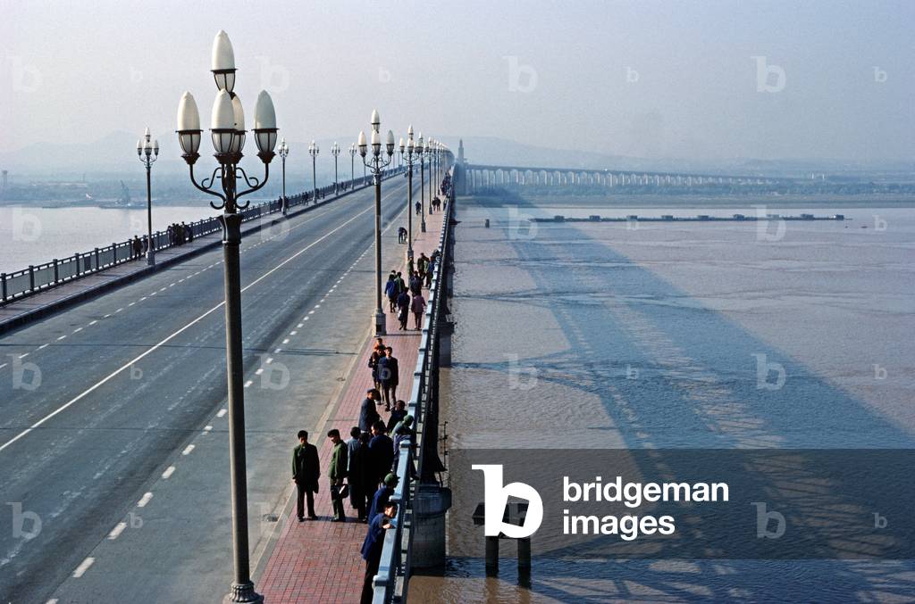 Yangtze River Bridge, Wuhan, China., 1979 (photo)