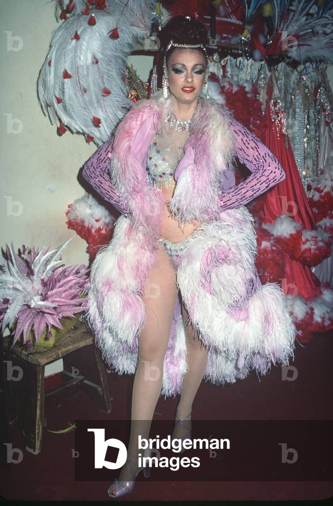 Show girls, dancers, backstage of the Moulin Rouge Cabaret, Clichy, Paris, France (photo)