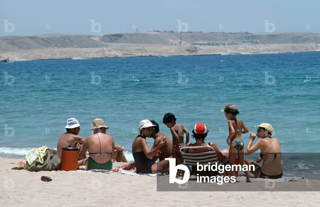 Sunbathers on Sharm El Sheik beach during Israel occupation of Sinai Peninsula, 1981 (photo)