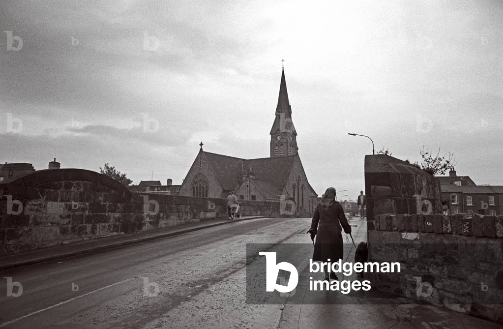 Bridge over Grand Canal, Dublin, referred to in James Joyce 'Dubliners', Ireland (photo)
