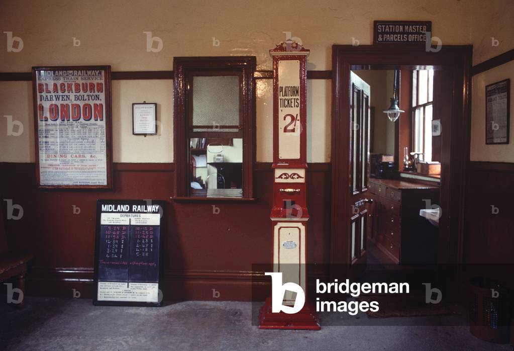 Oakworth ticket office on the heritage Keighley and Worth Valley Railway, West Yorkshire, England, UK, 1989 (photo)