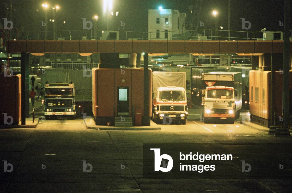 HM CUSTOMS & EXCISE, PORT OF DOVER, 1980s