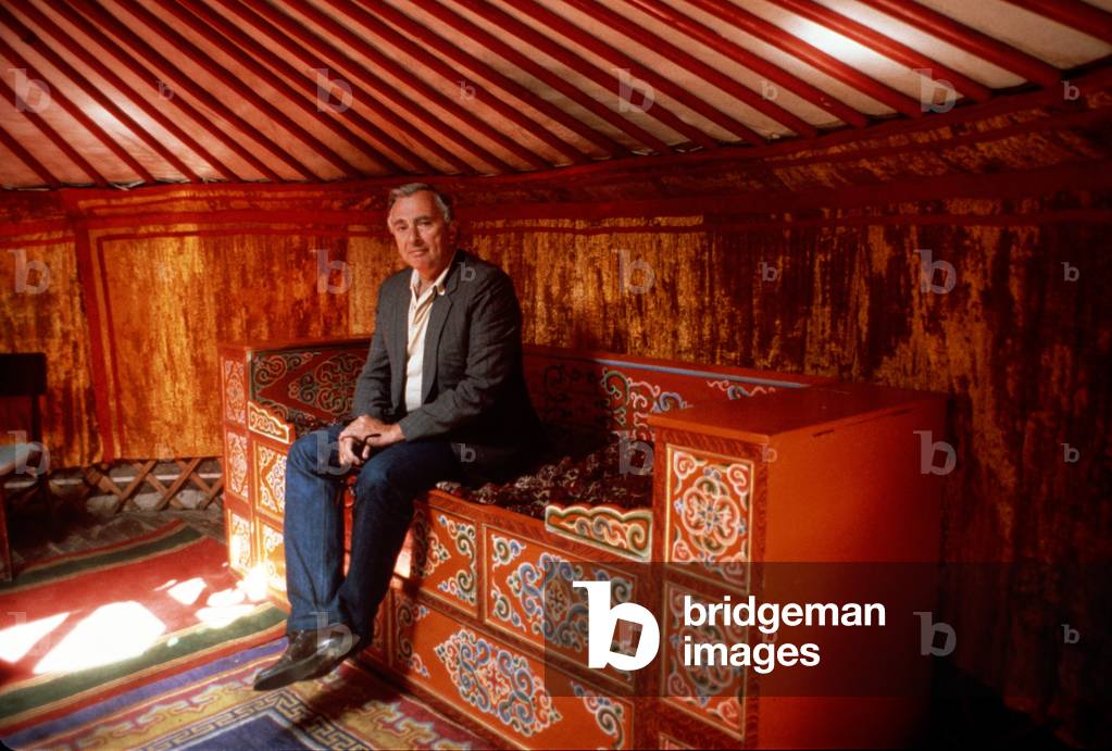 Gore Vidal in a Mongolian Yurt, Gobi Desert, Mongolia, 1982 (photo)