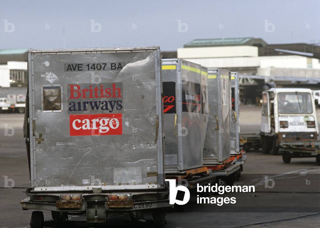 HM CUSTOMS & EXCISE. HEATHROW AIRPORT. 1980s