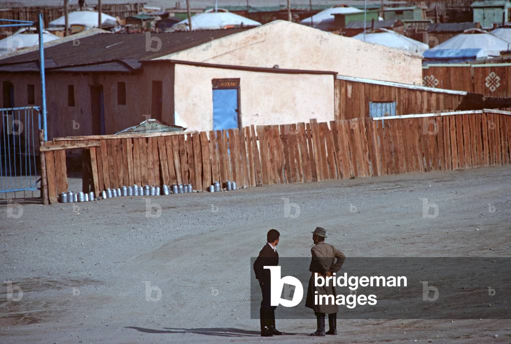 Yurt village in Gobi-Altai, Gobi Desert, Mongolia, Asia