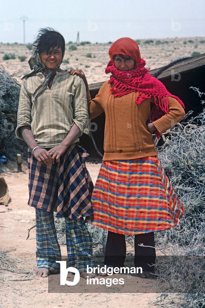 Normadic Arabs Bedouins, Sahara desert, South Tunisia, North Africa (photo)