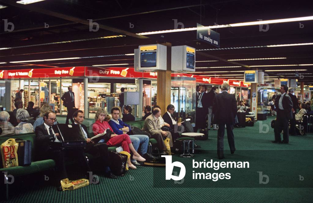 HM CUSTOMS & EXCISE. HEATHROW AIRPORT. 1980s