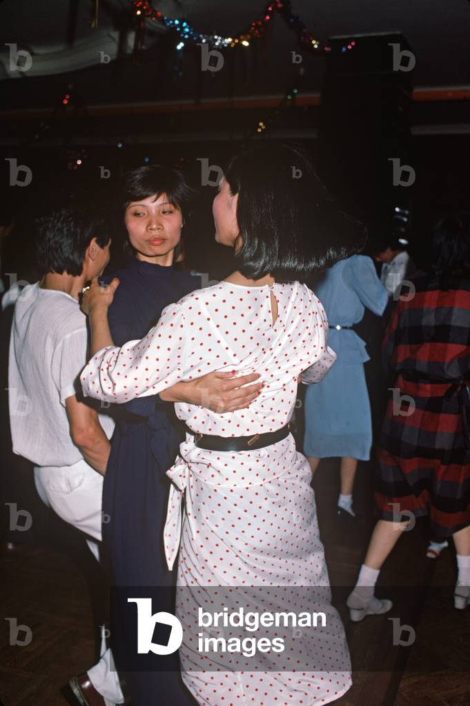 Dancing to the Jimmy King Jazz Orchestra, Shanghai, China (photo)