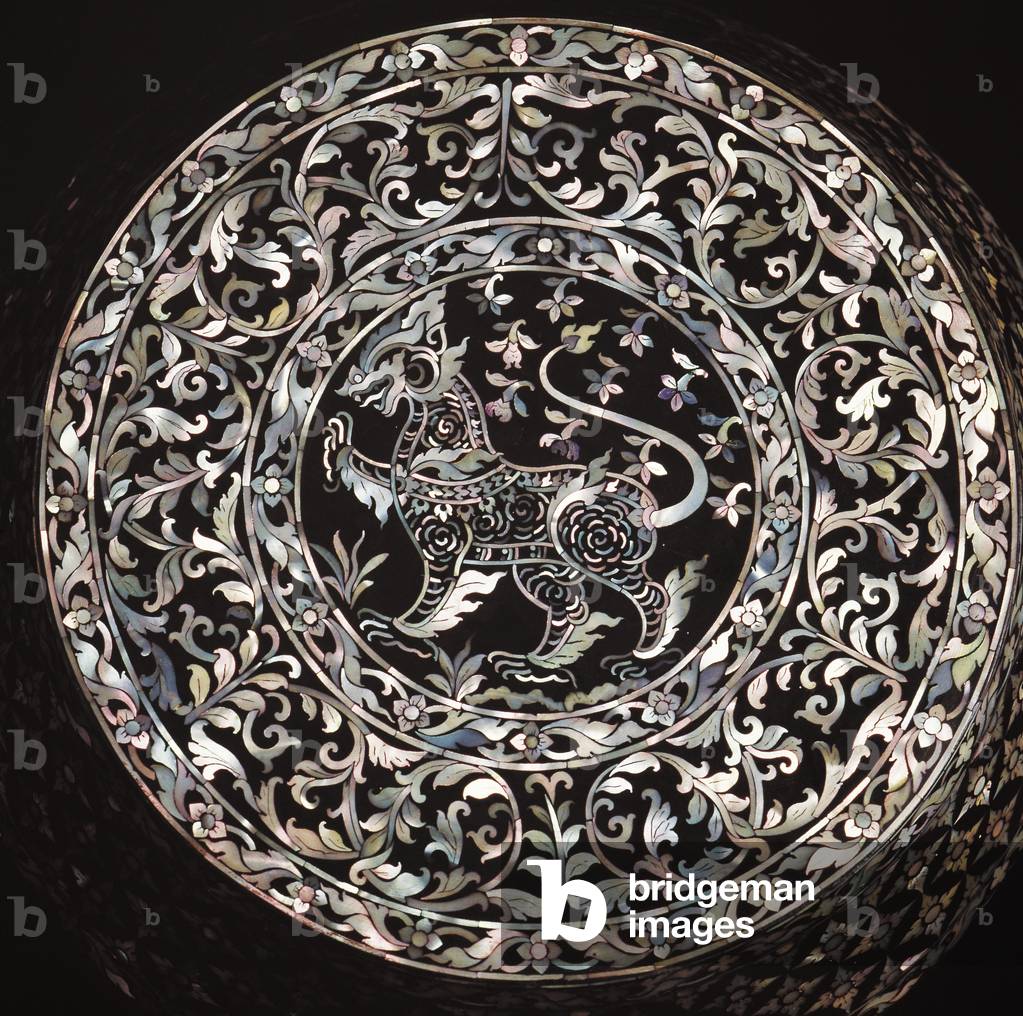 Mother of pearl inlaid box showing a Singha (royal lion) (wood)
