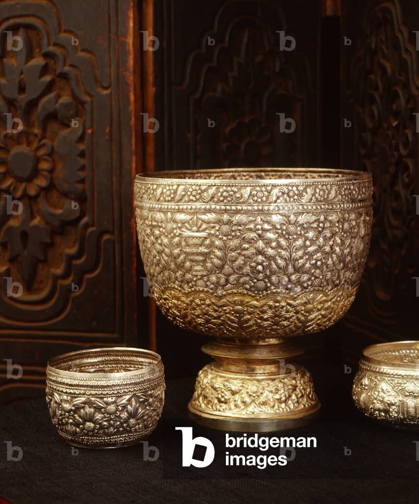 "Repousse Schalen (Silber)" von Thai School