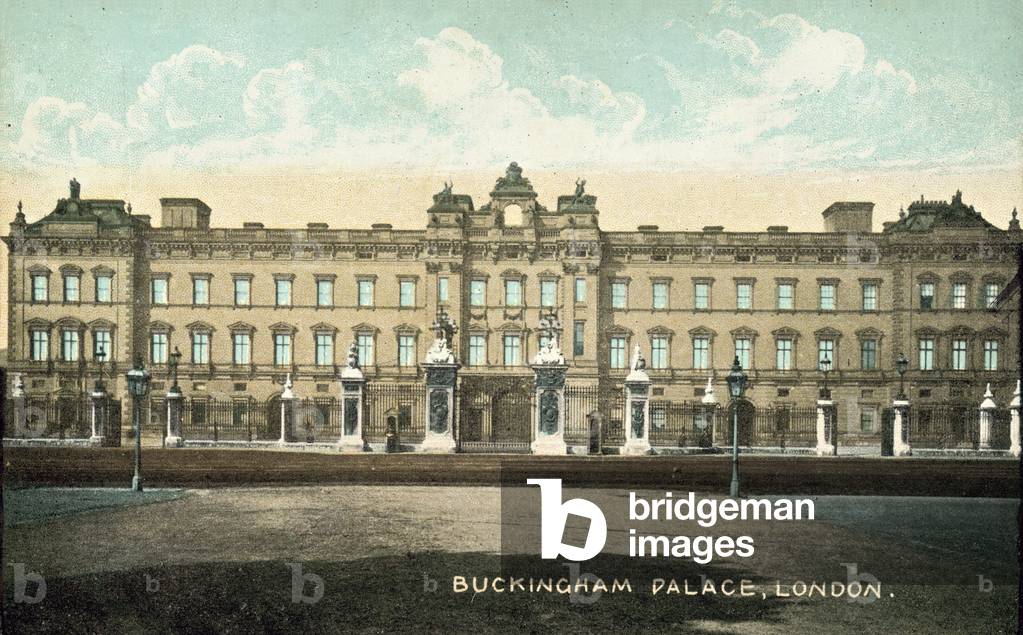 Buckingham Palace, London (colour photo)