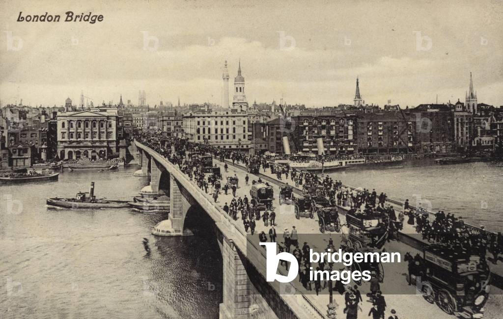 London Bridge (b/w photo)