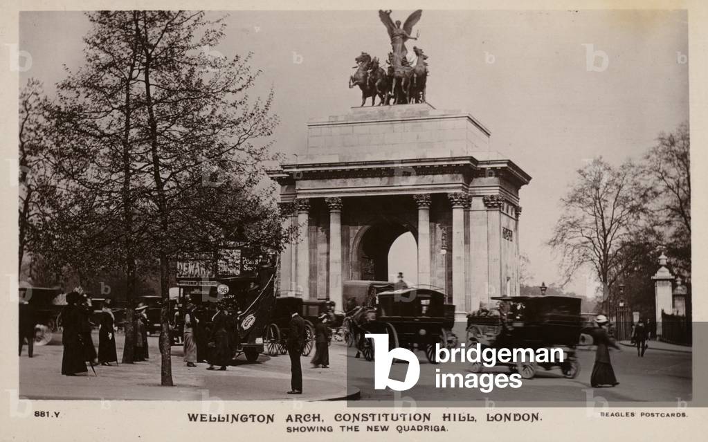 Wellington Arch, Constitution Hill, London (b/w photo)