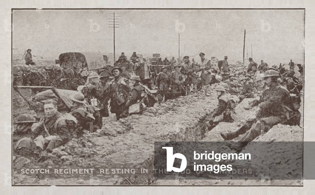 Scottish regiment resting in the mud of Flanders, First World War (b/w photo)