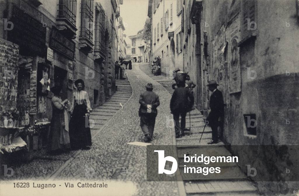 Postcard depicting the Via Cattedrale (b/w photo)