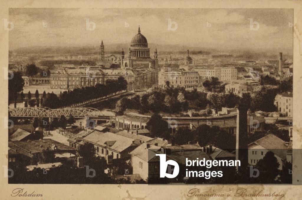 Postcard depicting a general view of the city of Potsdam (b/w photo)