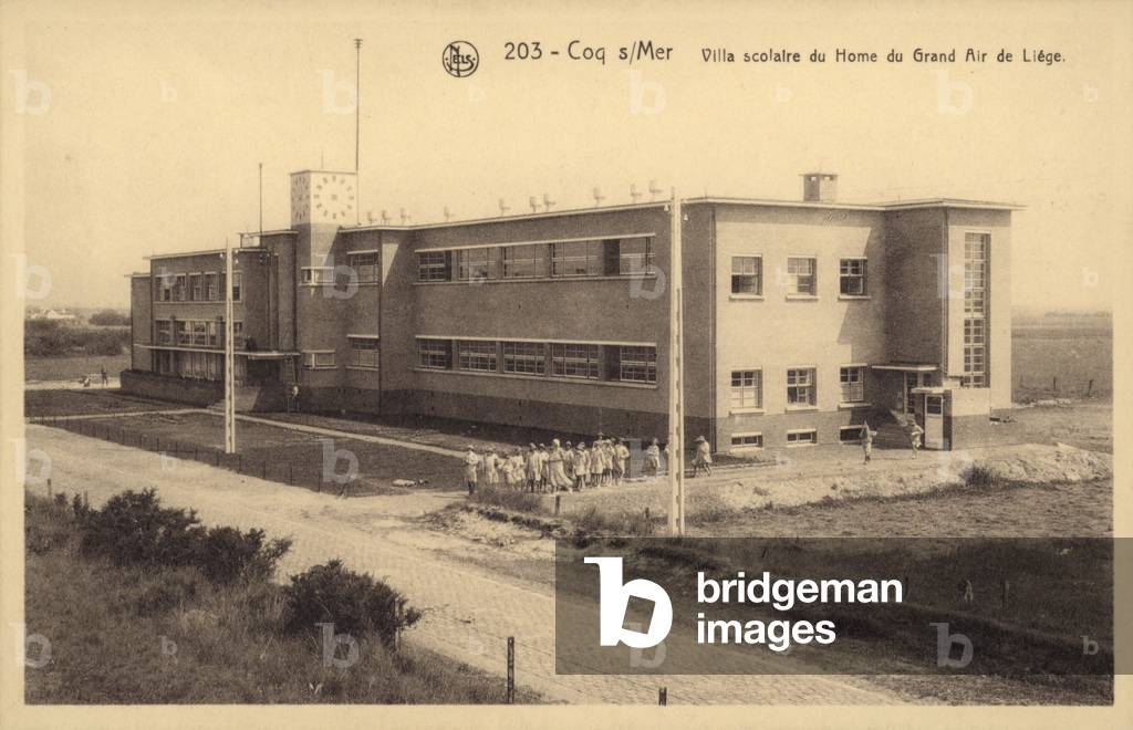 Postcard depicting the Villa Scolaire du Home du Grand Air de Liege (b/w photo)