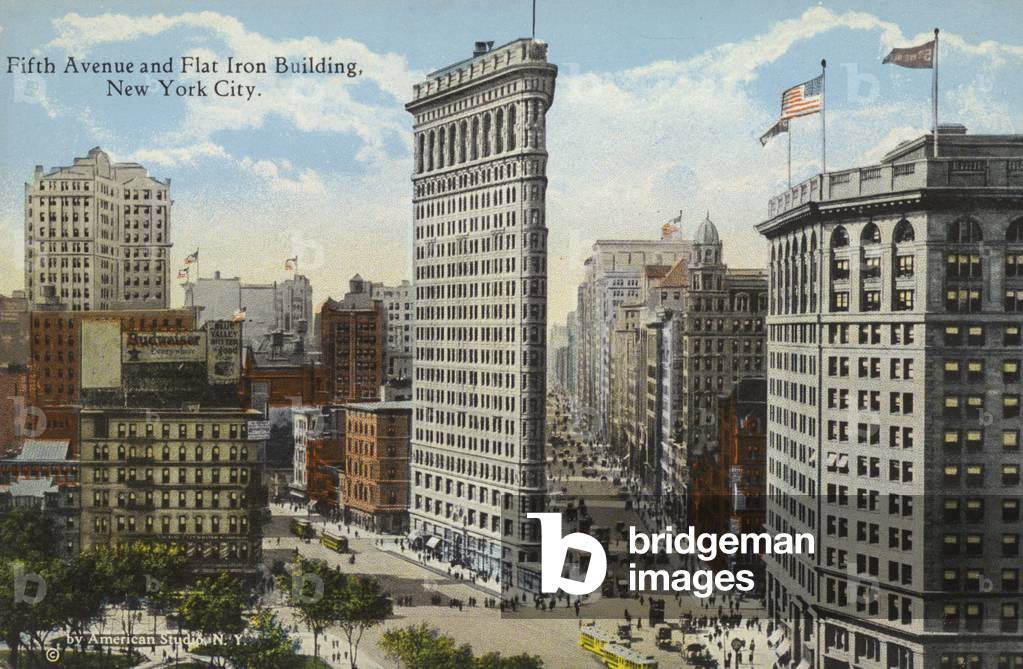 Fifth Avenue and Flatiron Building, New York City, USA (colour photo)