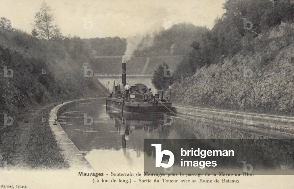 Postcard depicting a steam boat on the waters of the MarneRhine Canal (b/w photo)
