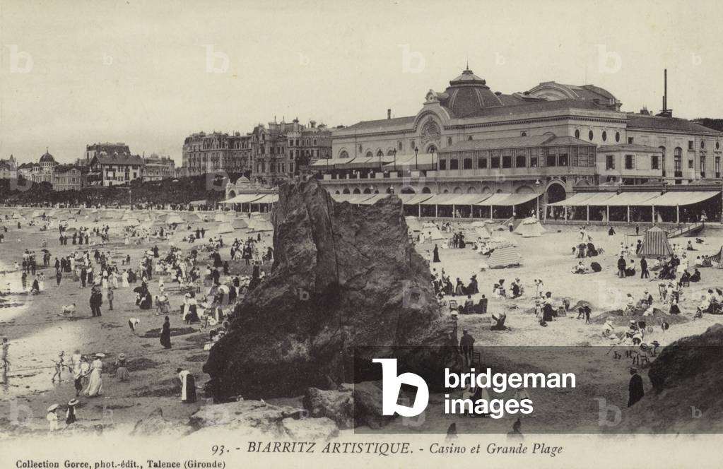 Postcard depicting the casino and Grande Plage in Biarritz (b/w photo)