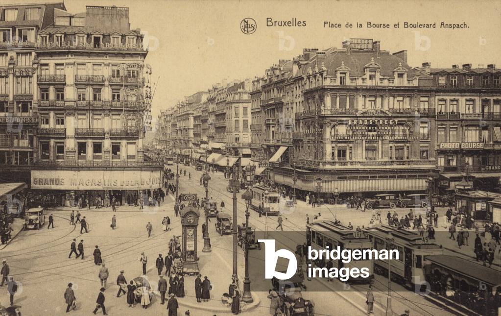 Postcard depicting the Place de la Bourse and the Boulevard Anspach (b/w photo)