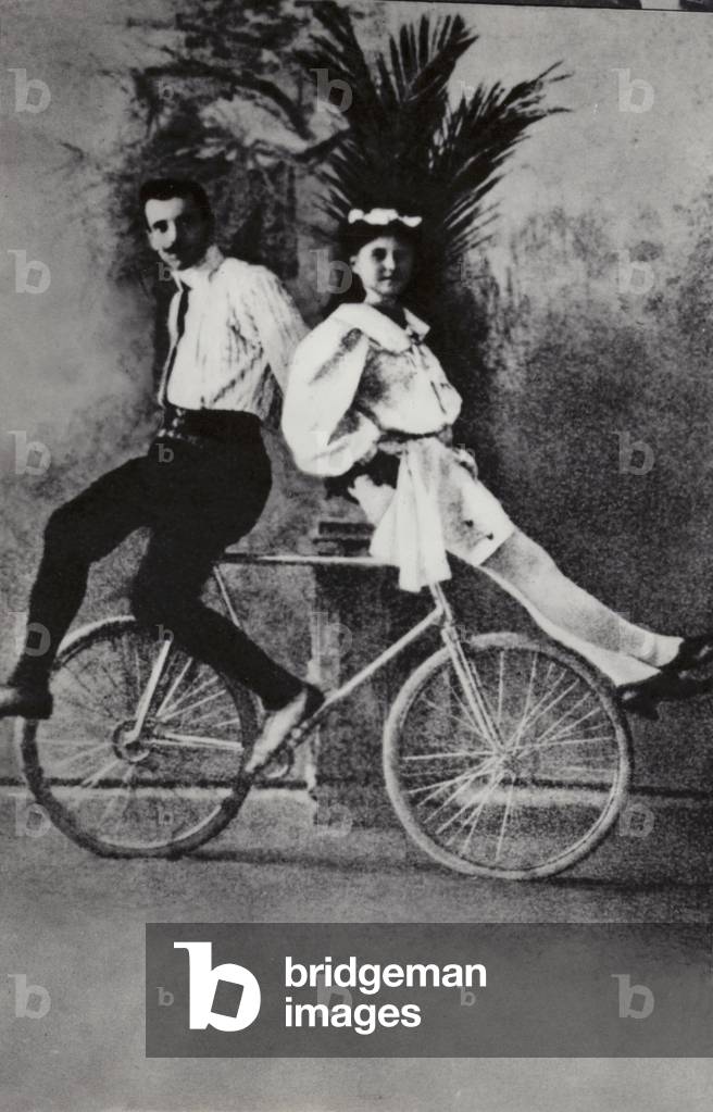 Soviet circus performers Boris Krayev-Chervinsky and Yulia Tual, 1920s (b/w photo)