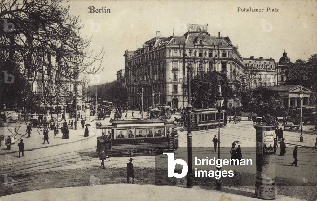 Postcard depicting Potsdamer Platz in Berlin (b/w photo)