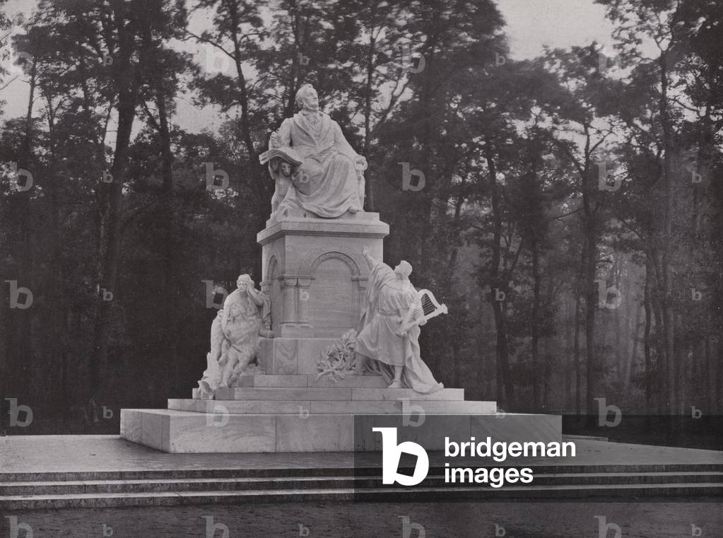 Im Tiergarten, Richard Wagner-Denkmal (b/w photo)