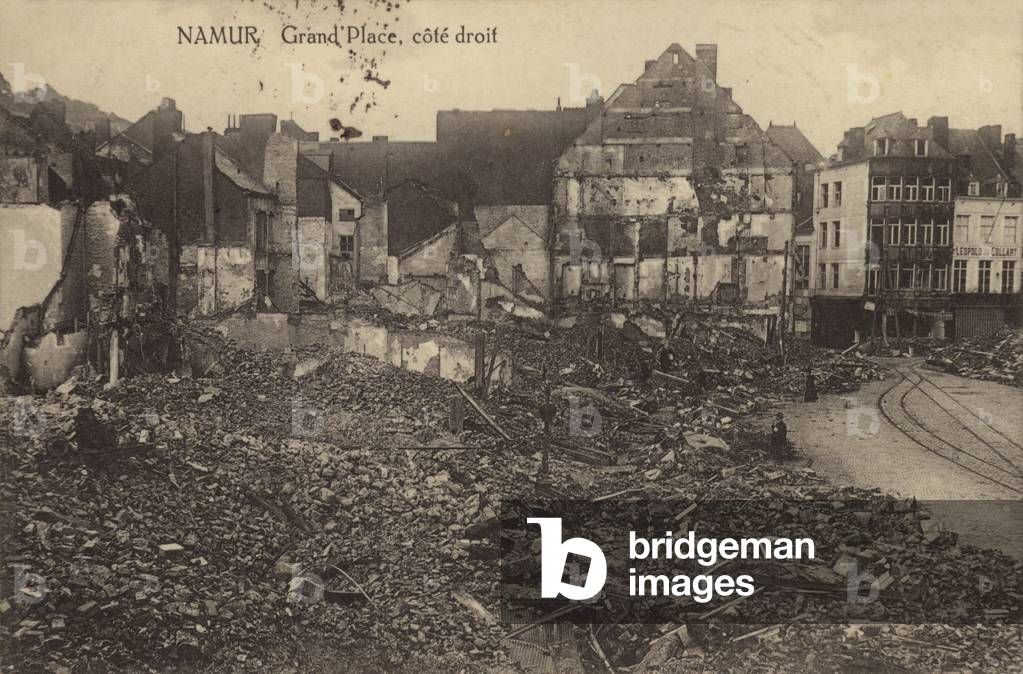 Destroyed buildings on the right side of the main square, Namur, Belgium, World War I (b/w photo)