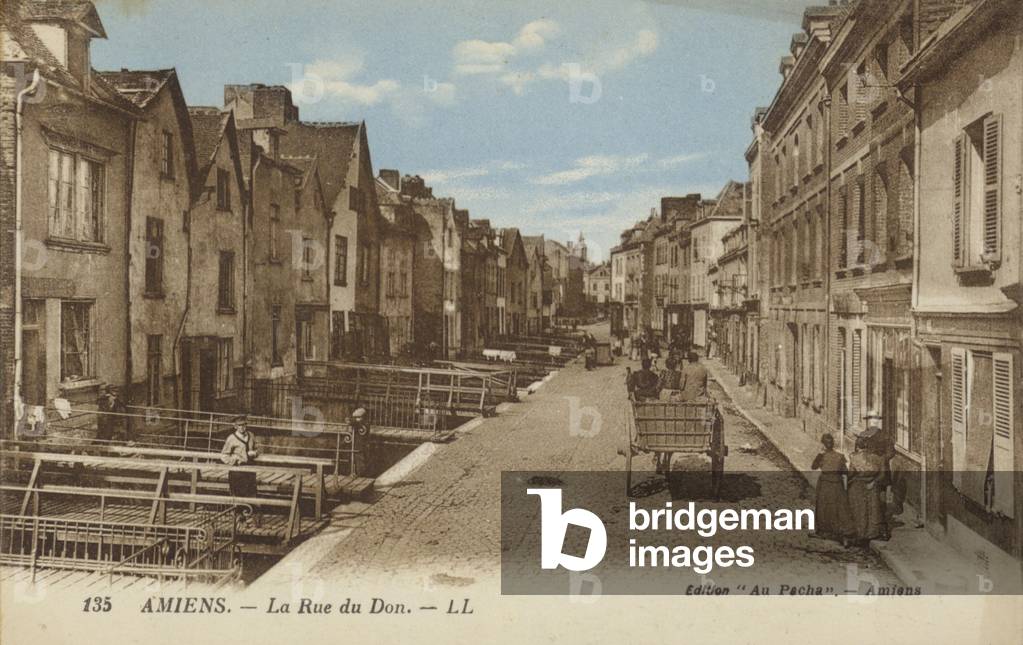 Postcard depicting the Rue du Don (photo)