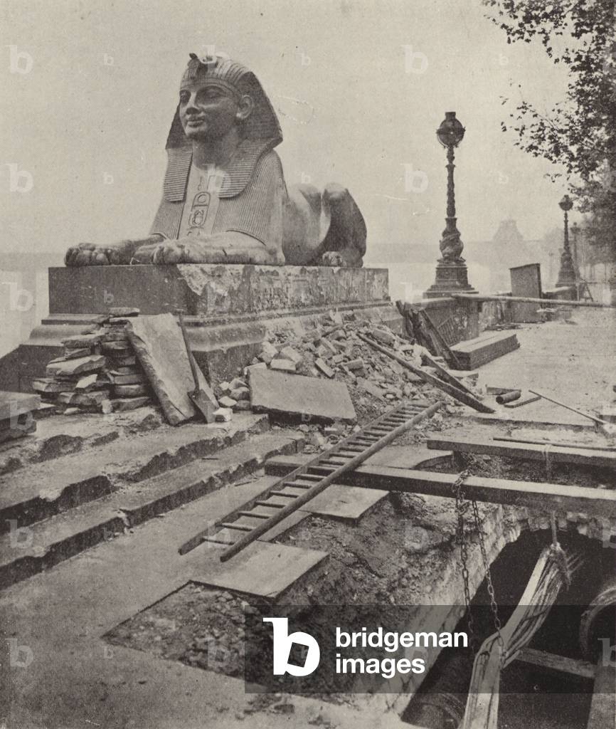 German air raid on London, World War I, 1917 (b/w photo)