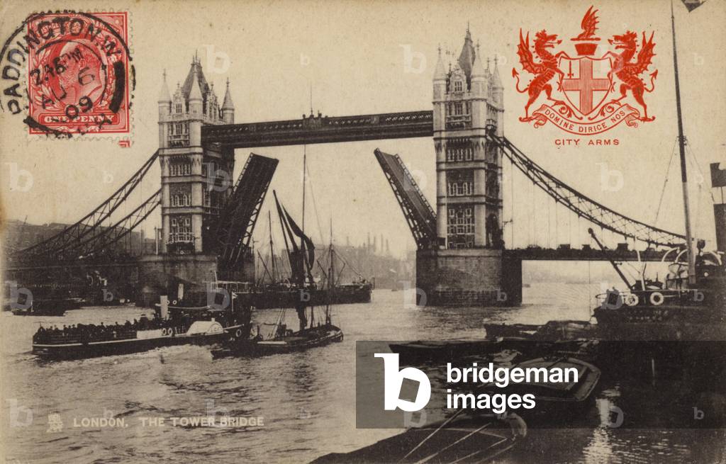London, The Tower Bridge (b/w photo)