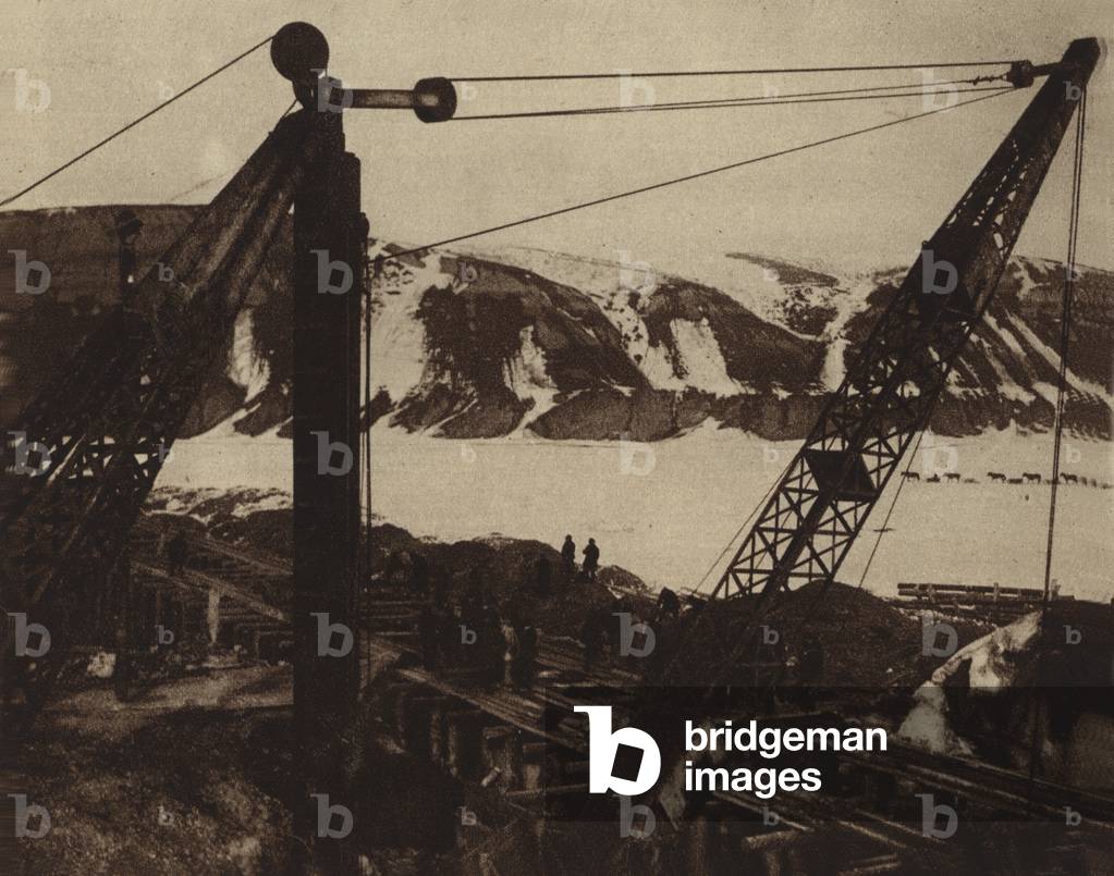 Construction of the Kuznetsstroyevsk water pipeline drawing water from the Tom river, Siberia, USSR, 1931 (b/w photo)